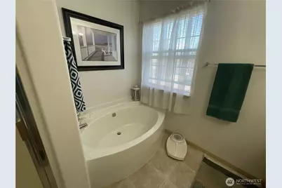 11712 10th Avenue E, Tacoma, WA 98445 - Photo 13