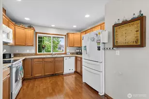 5725 121st Pl NE, Marysville, WA 98271 - Photo 9