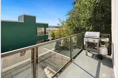1616 Taylor Avenue N, Seattle, WA 98109 - Photo 15