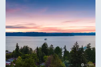 8731 Fauntlee Crest SW, Seattle, WA 98136 - Photo 3