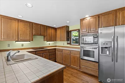 809 Spruce Place, Edmonds, WA 98020 - Photo 9