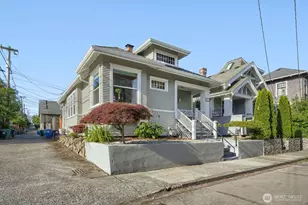 715 W Wheeler St, Seattle, WA 98119 - Photo 3