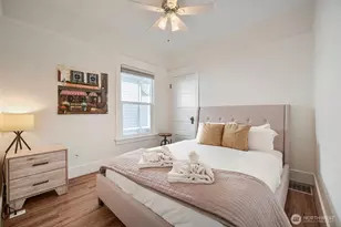 715 W Wheeler St, Seattle, WA 98119 - Photo 23