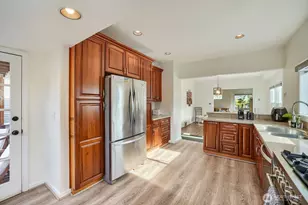 715 W Wheeler St, Seattle, WA 98119 - Photo 13