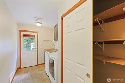 714 Tipsoo Loop S, Rainier, WA 98576 - Photo 19