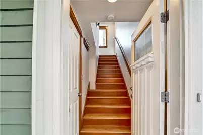 4516 Dayton Avenue N, Seattle, WA 98103 - Photo 3