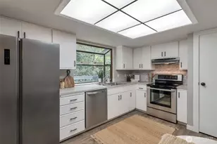 10520 NE 136th Pl, Kirkland, WA 98034 - Photo 9
