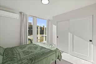 911 NE 70th St, Seattle, WA 98115 - Photo 17