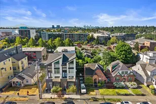 911 NE 70th St, Seattle, WA 98115 - Photo 3