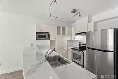 2440 Western Avenue #517, Seattle, WA 98121 - Photo 9
