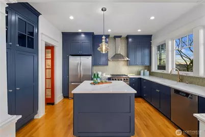 426 Smith Street, Seattle, WA 98109 - Photo 13