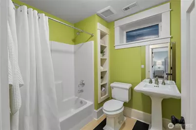 426 Smith Street, Seattle, WA 98109 - Photo 27