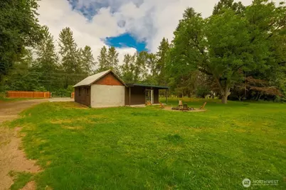 18315 Pioneer Way E, Orting, WA 98360 - Photo 9