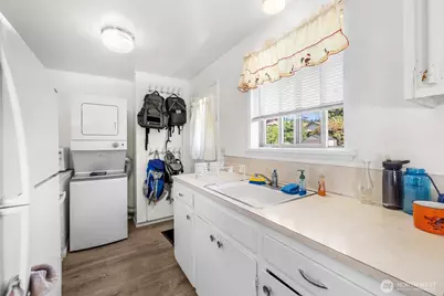 1019 Washington Avenue, Burlington, WA 98233 - Photo 21