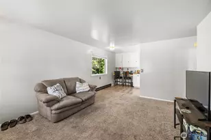 1019 Washington Ave, Burlington, WA 98233 - Photo 5