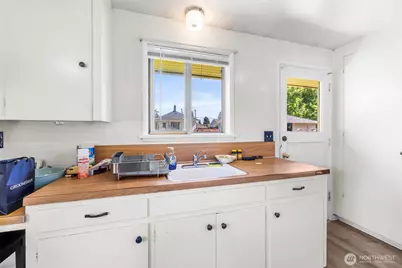 1019 Washington Avenue, Burlington, WA 98233 - Photo 11