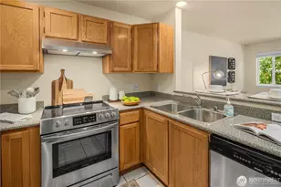 12406 SE 31st St, Bellevue, WA 98005 - Photo 13