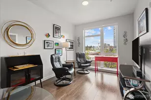 1085 103rd Ave NE, Bellevue, WA 98004 - Photo 5