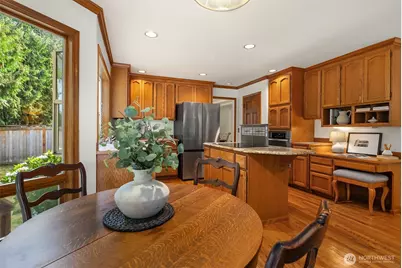 22413 NE 9th Drive, Sammamish, WA 98074 - Photo 13