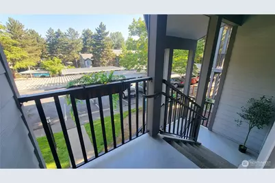 11109 NE 124th Lane #B208, Kirkland, WA 98034 - Photo 3