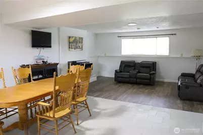 42421 SE 264th Avenue SE, Enumclaw, WA 98022 - Photo 3
