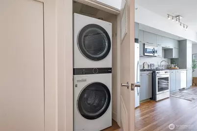2911 2nd Avenue #1112, Seattle, WA 98121 - Photo 9