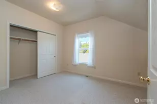 220 W 13th St, Port Angeles, WA 98362 - Photo 23