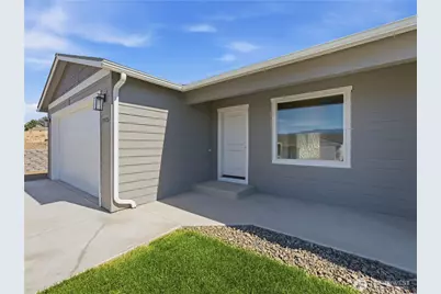 1975 N May Court, East Wenatchee, WA 98802 - Photo 3
