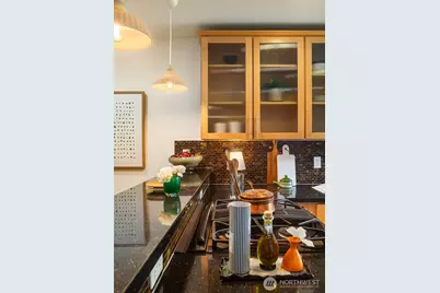 3425 Meridian Avenue N, Seattle, WA 98103 - Photo 11