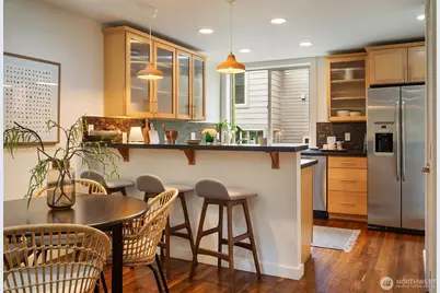 3425 Meridian Avenue N, Seattle, WA 98103 - Photo 9