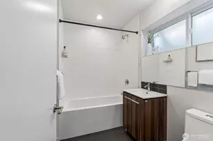 710 14th Ave, Seattle, WA 98122 - Photo 9