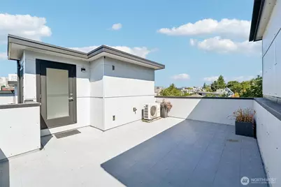 710 14th Avenue #C, Seattle, WA 98122 - Photo 15