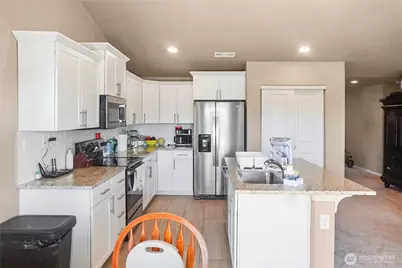 1125 W Sequoia Road, Moses Lake, WA 98837 - Photo 3