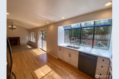 650 Jasmine Place NW, Issaquah, WA 98027 - Photo 9