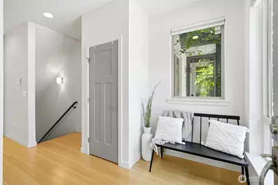5179 42nd Avenue S, Seattle, WA 98118 - Photo 3