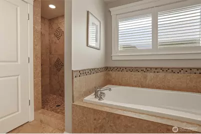 8018 31st Avenue NW, Seattle, WA 98117 - Photo 23