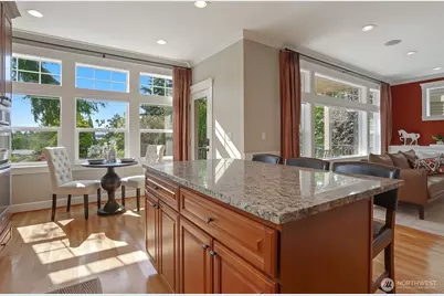 8018 31st Avenue NW, Seattle, WA 98117 - Photo 11