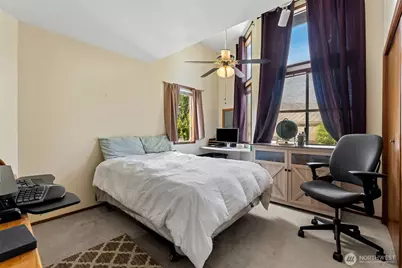 2407 SE 8th Place, Renton, WA 98055 - Photo 11