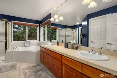 10444 SE 22nd Street, Bellevue, WA 98004 - Photo 15