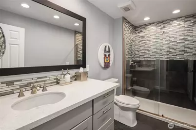 10444 SE 22nd Street, Bellevue, WA 98004 - Photo 19