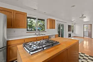 2090 SW Putnam Dr, Oak Harbor, WA 98277 - Photo 17