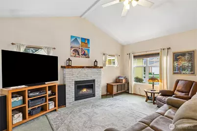 222 105th Street E, Tacoma, WA 98445 - Photo 3