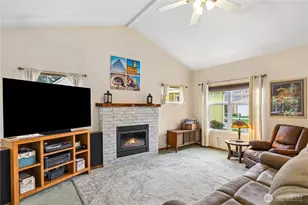 222 105th St E, Tacoma, WA 98445 - Photo 3