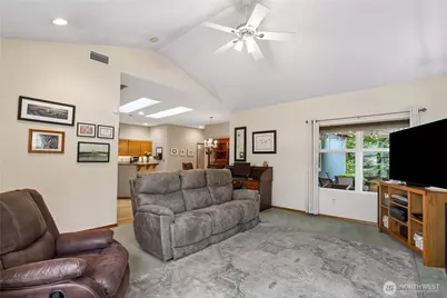222 105th Street E, Tacoma, WA 98445 - Photo 5