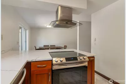 17050 Northup Way #25, Bellevue, WA 98008 - Photo 11