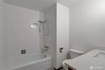 17050 Northup Way #25, Bellevue, WA 98008 - Photo 23