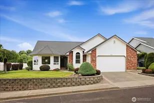 403 SE Stanford Pl, College Place, WA 99324 - Photo 1