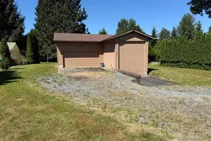 651 Upland Dr S, Mount Vernon, WA 98273 - Photo 1