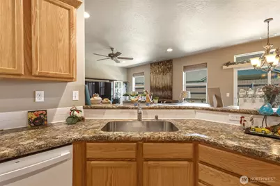 1471 SW Greeley Street, College Place, WA 99324 - Photo 5