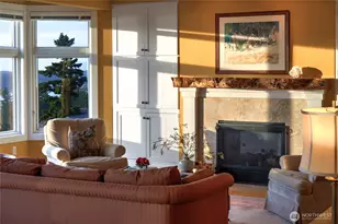 1608 Georgia Pl, Anacortes, WA 98221 - Photo 9